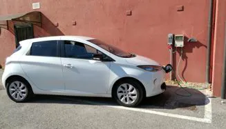 Riparazione veicoli ibridi ed elettrici